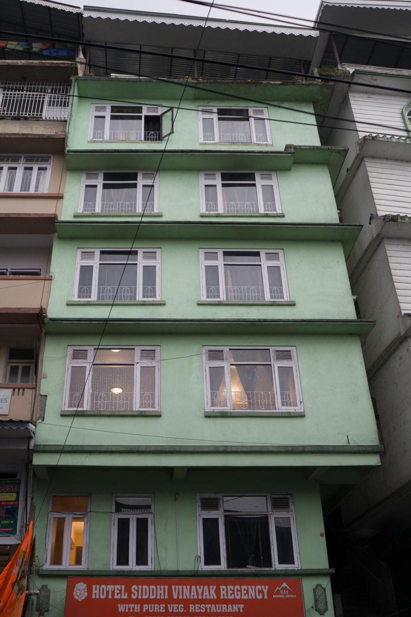 Hotel Siddhi Vinayak Regency, Mg Marg Gangtok Kültér fotó